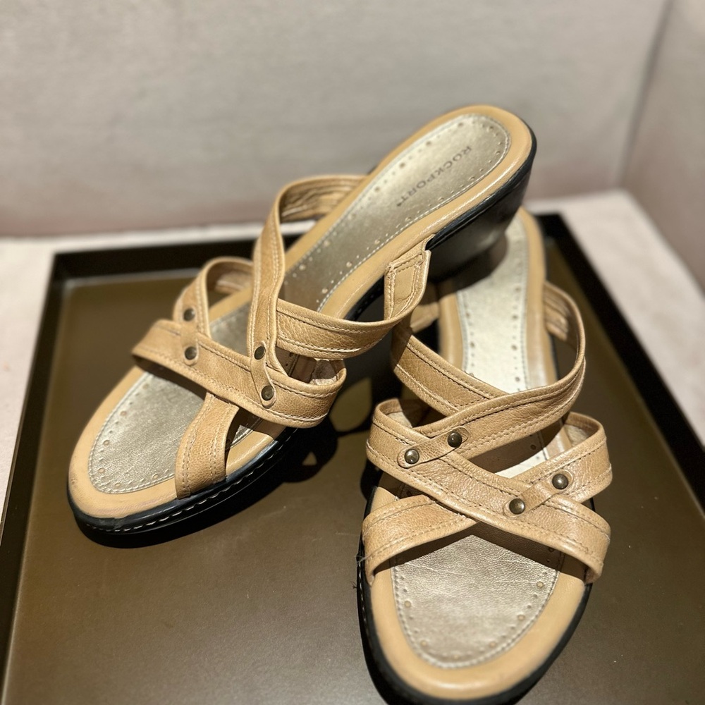 Rockport Comfortable Tan Strappy Sandals